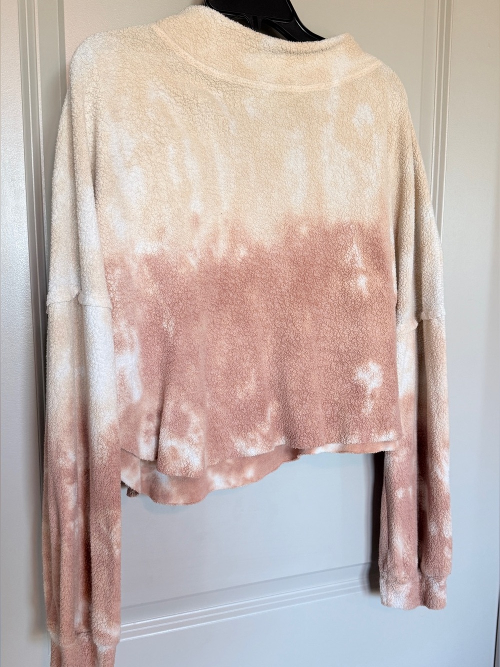 Tie-Dye Fleece Cropped Turtlenck Sweater - Peach & Cream